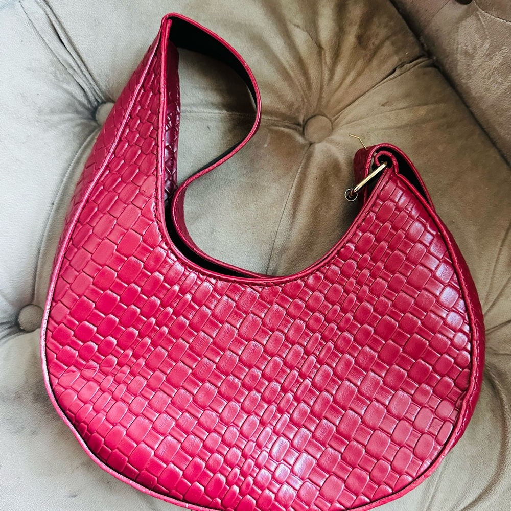 Red Croc-Embossed Hobo Shoulder Bag - Unbranded